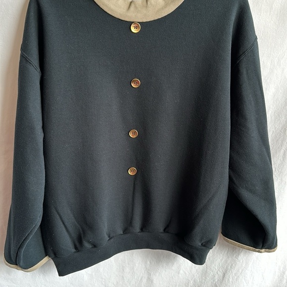 Customized black sweatshirt with added buttons, collar, and sleeve ends, size L - Picture 3 of 7